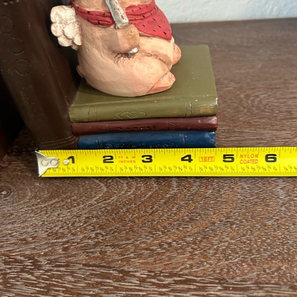 When Pigs Fly! Adorable Pig Book Ends - Picture 4 of 6